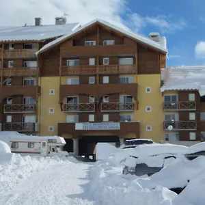 https://la-foux-dallos.fr-provencehotel.com