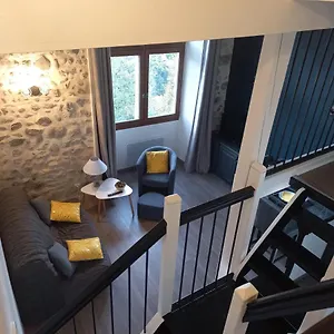 https://le-belvedere-de-la-grand-croix-dans-le-chateau-duriage.hotels-rhonealpes.com
